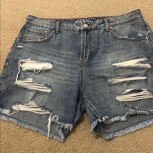 Very cute high rise shorts